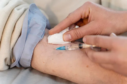 Why Home Injection Services Are Ideal for Ongoing Treatment